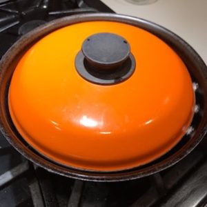 Covered frying pan