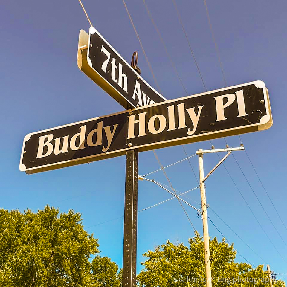 Buddy Holly Place road sign