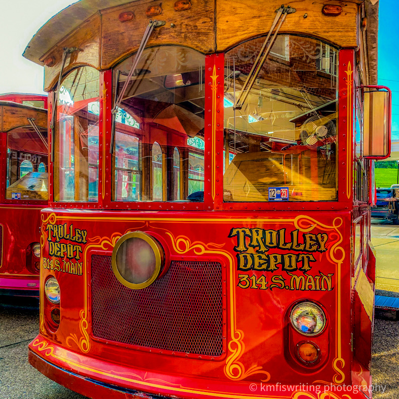 Best historic and architectural tour Galena Illinois Trolley Tours red trolley car