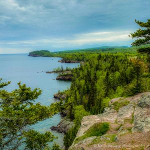 Shovel Point overlooking Lake Superior at Tettegouche State Park in Minnesota
