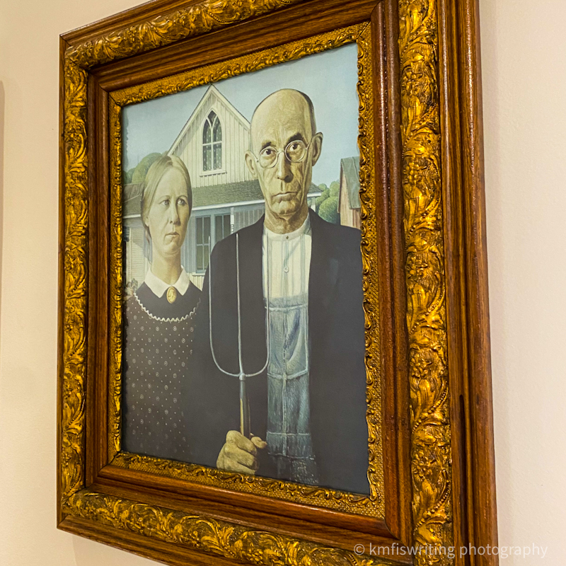American Gothic House Center in El replica painting